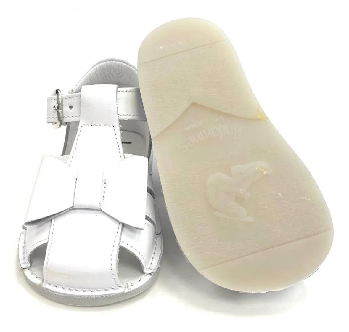 211077 Baby Girls Closed in Sandal White Patent