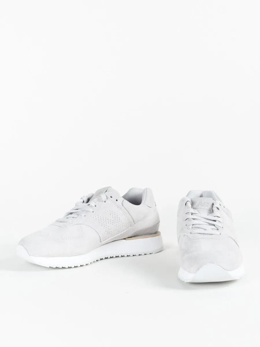 745 sneaker