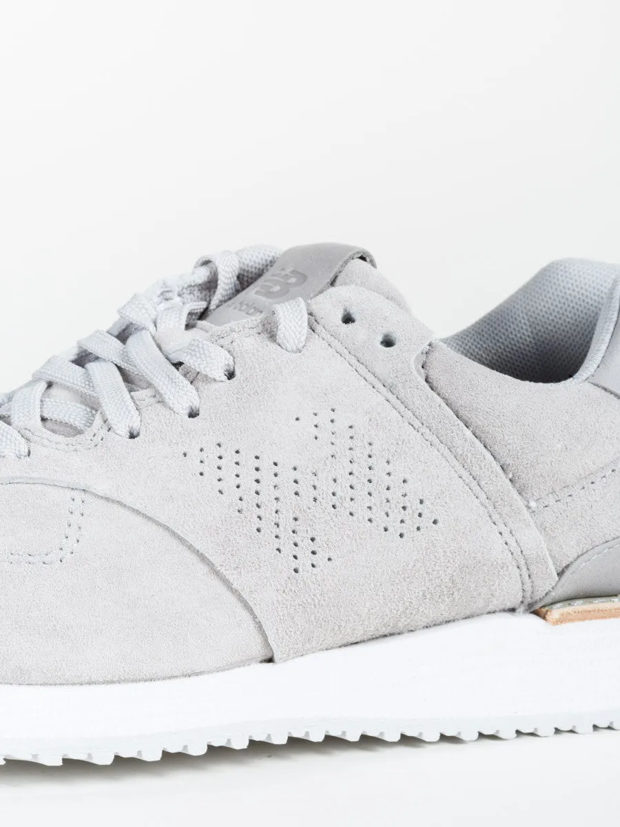745 sneaker