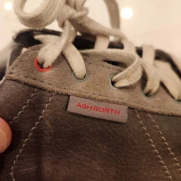 Ashworth mens size 9 leather spikeless golf shoe