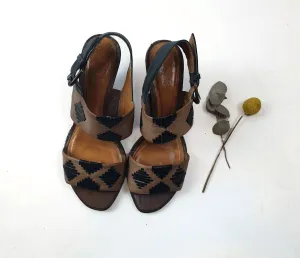 Clarks brown leather heels with black detail size UK 5 / AU 7 (best fits 7.5)