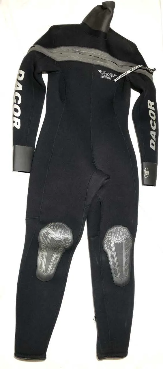 Dacor Ladies Semi-dry Suit Size 8