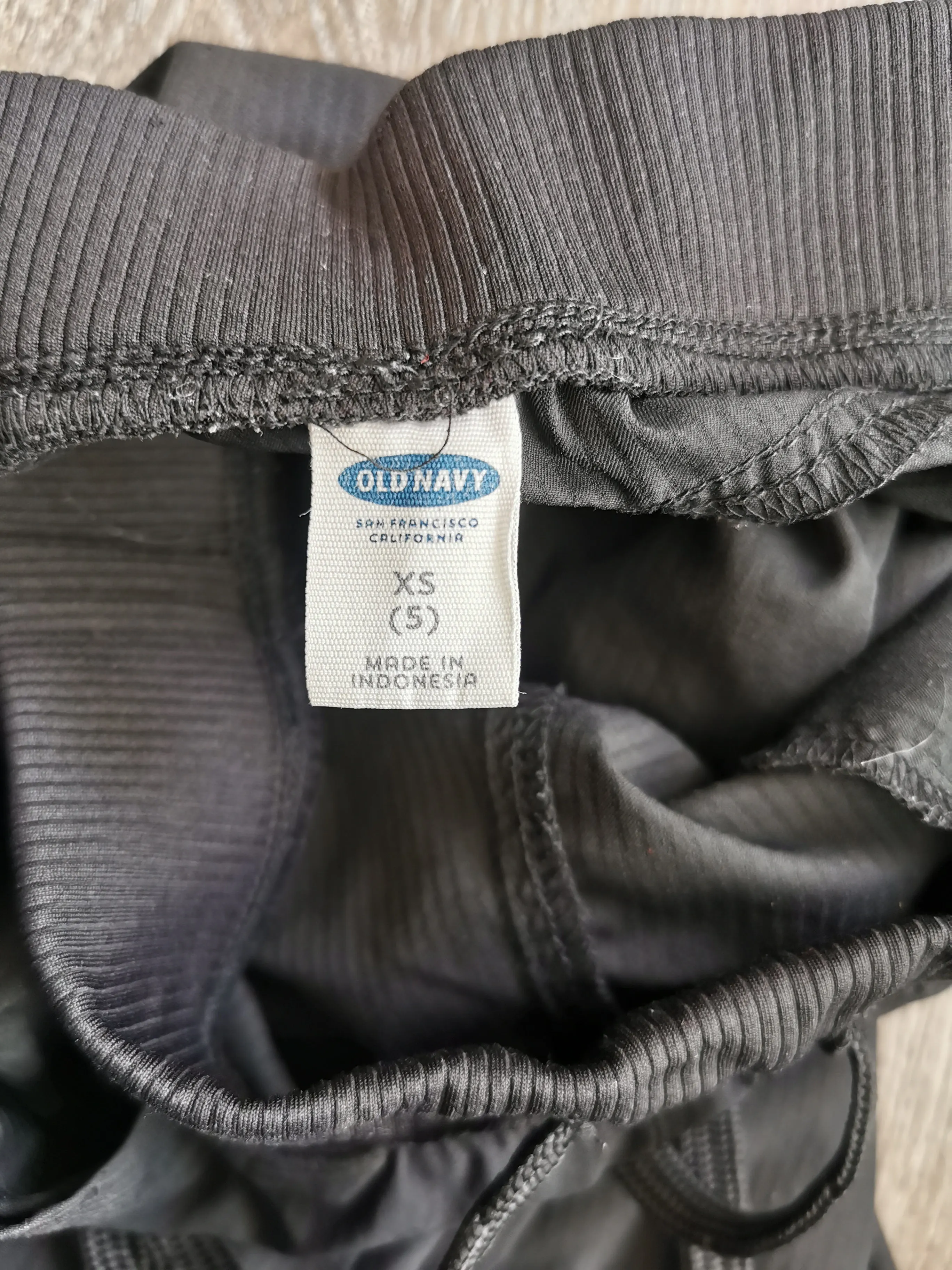 GIRL SIZE XS (5 YEARS) - OLD NAVY, Lightweight Capri Athletic Pants EUC B36