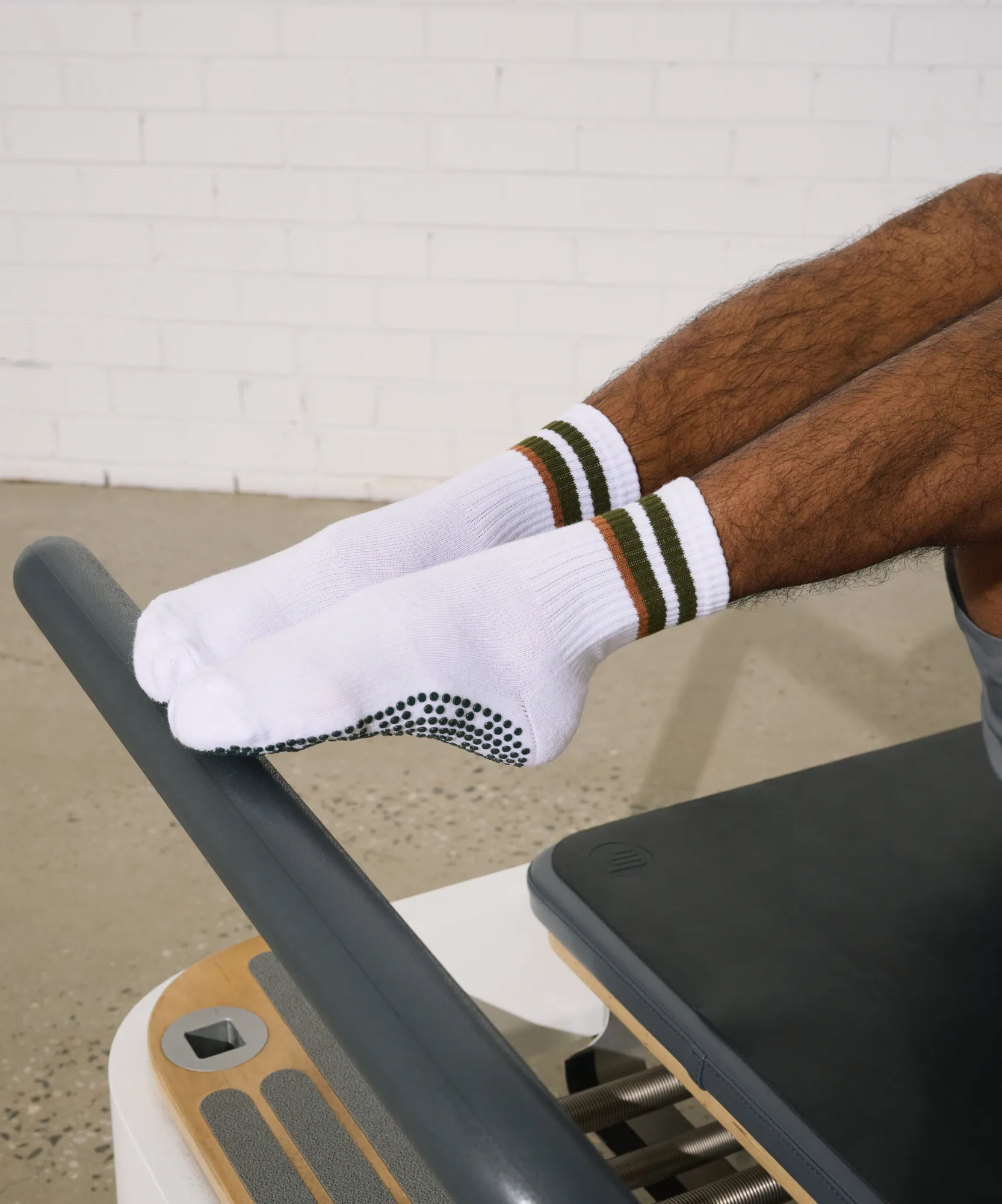 Men's Crew Non Slip Grip Socks - Ivory Earth
