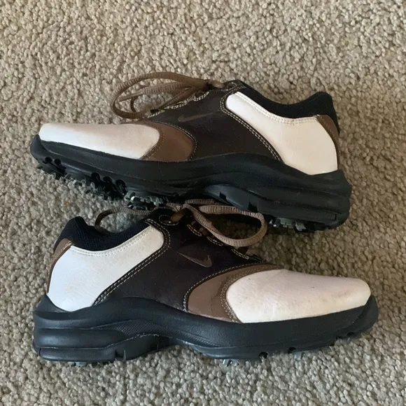 Nike boys golf shoes great condition