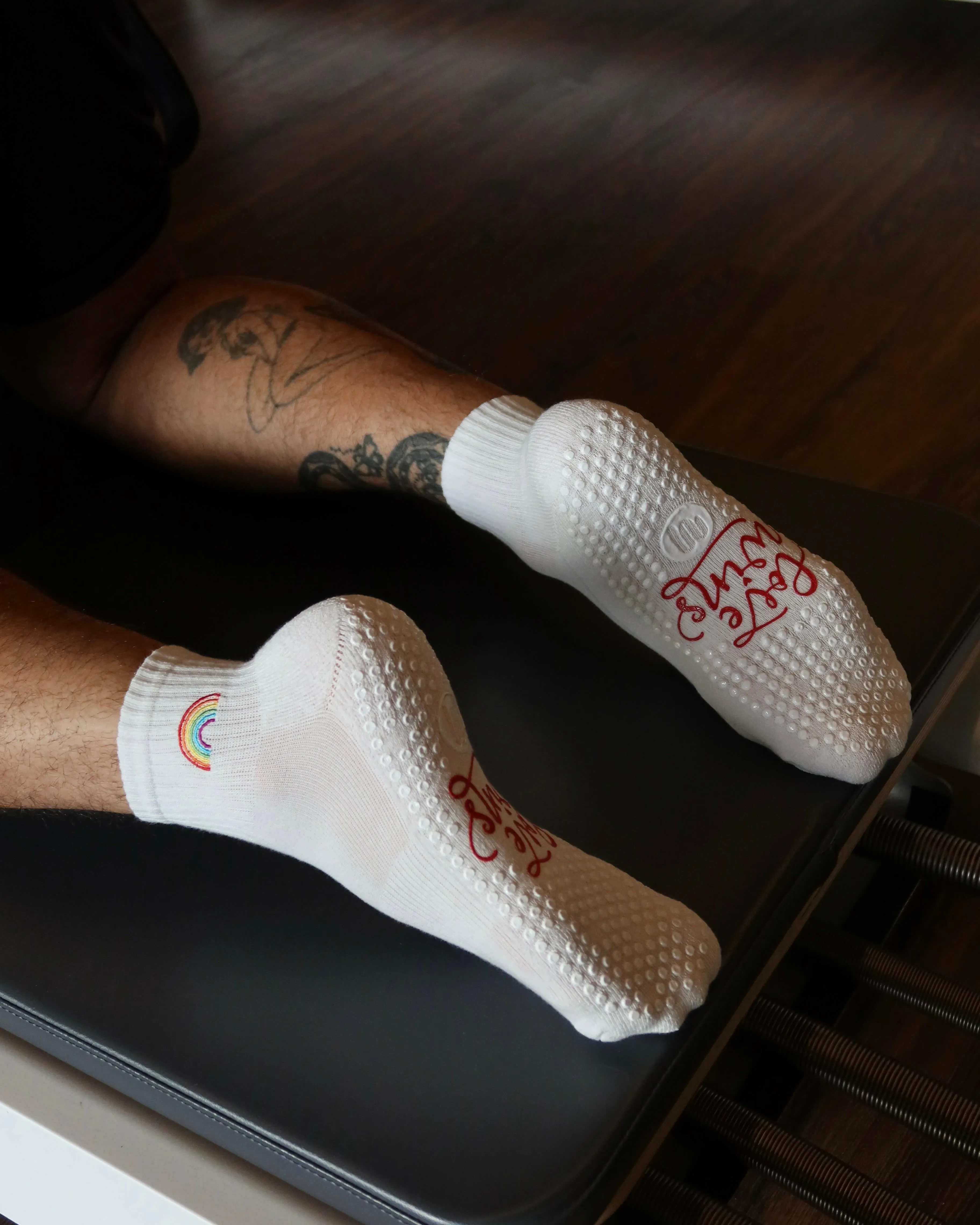 Quarter Crew Non Slip Grip Socks - Rainbow Ivory