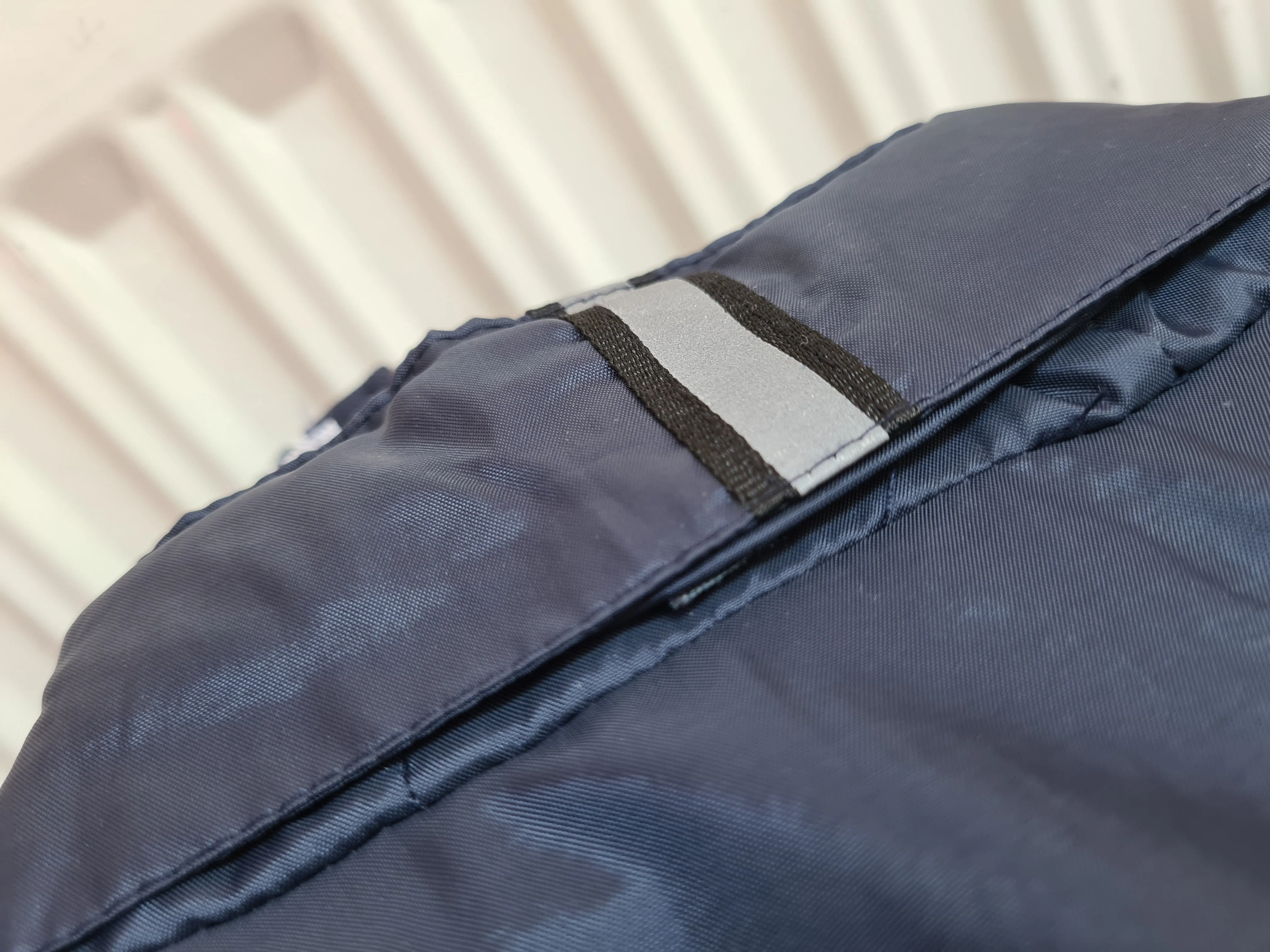 Regatta Navy waterproof jacket age 7/8  FREE POSTAGE 🟢