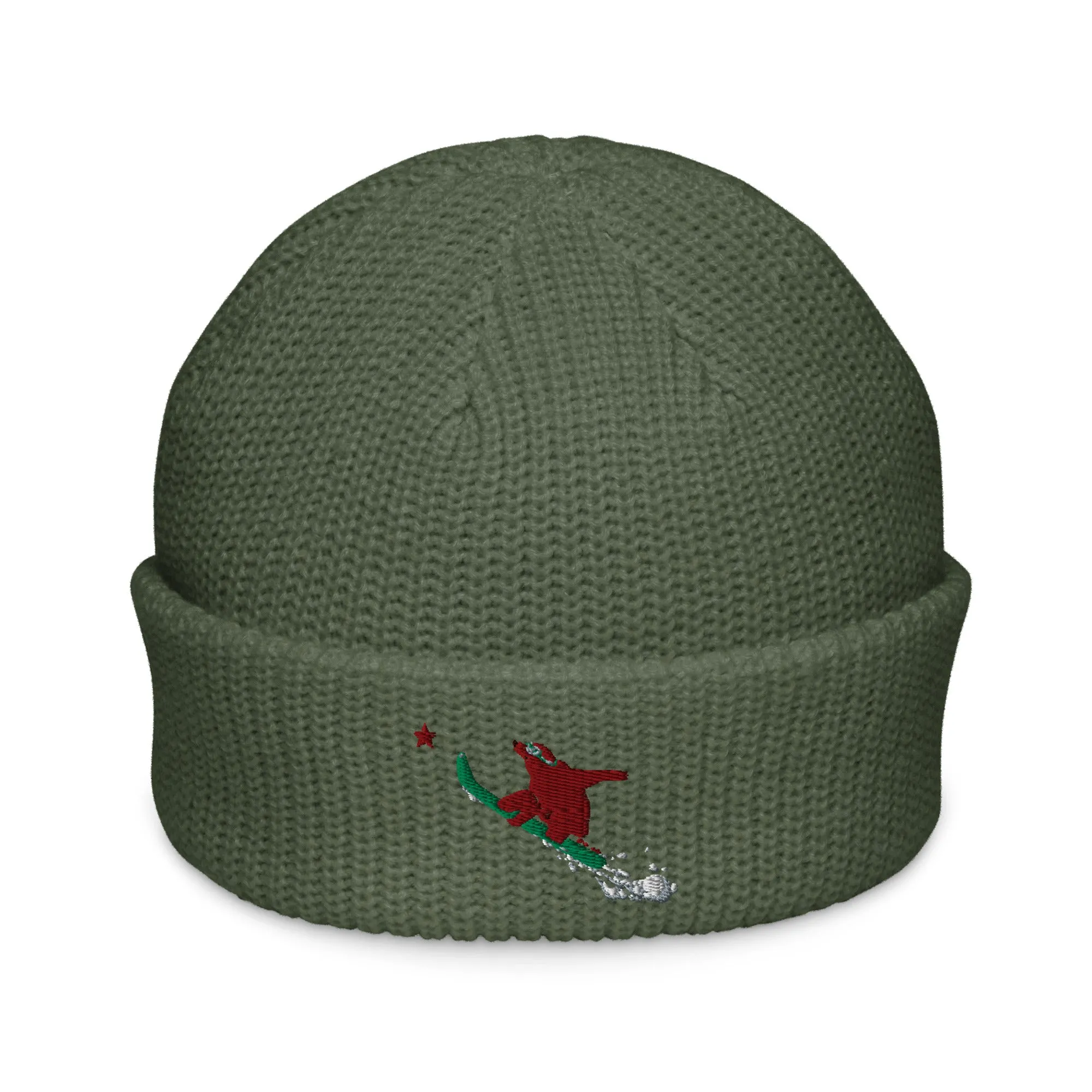 Snowboarding Goldie the Grizzly short beanie