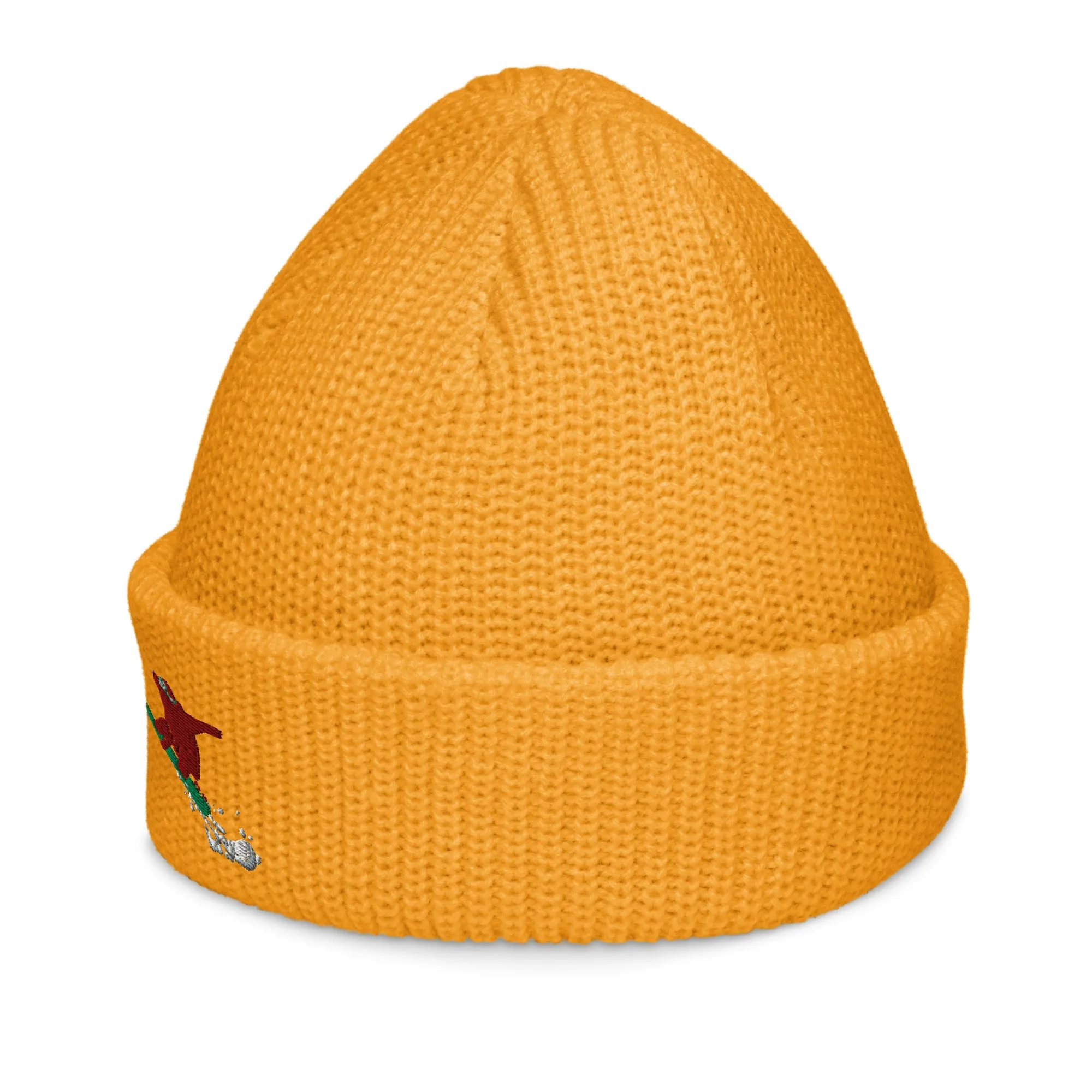Snowboarding Goldie the Grizzly short beanie
