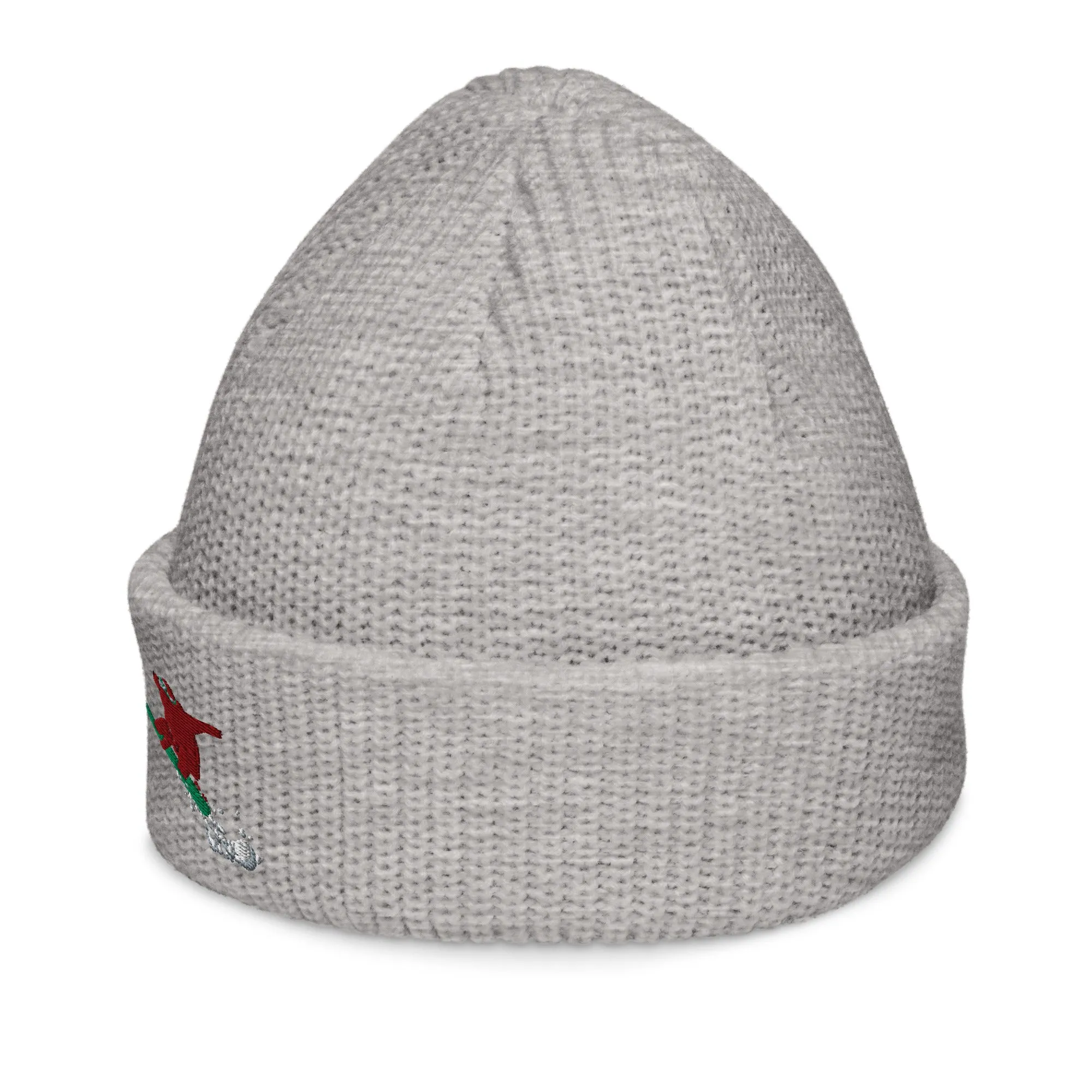 Snowboarding Goldie the Grizzly short beanie