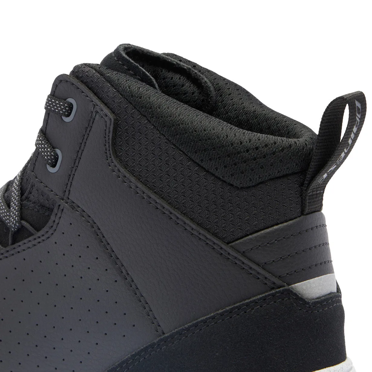 Suburb D-WP Shoes