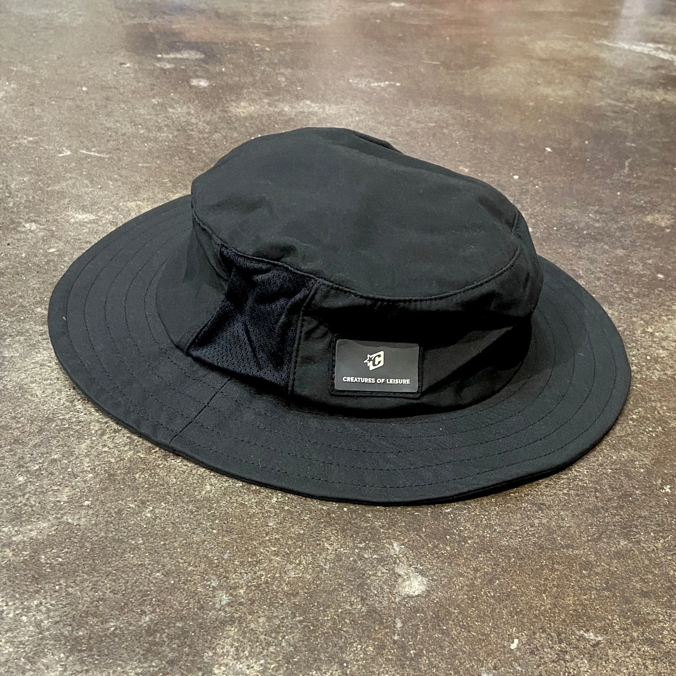 SURF BUCKET HAT
